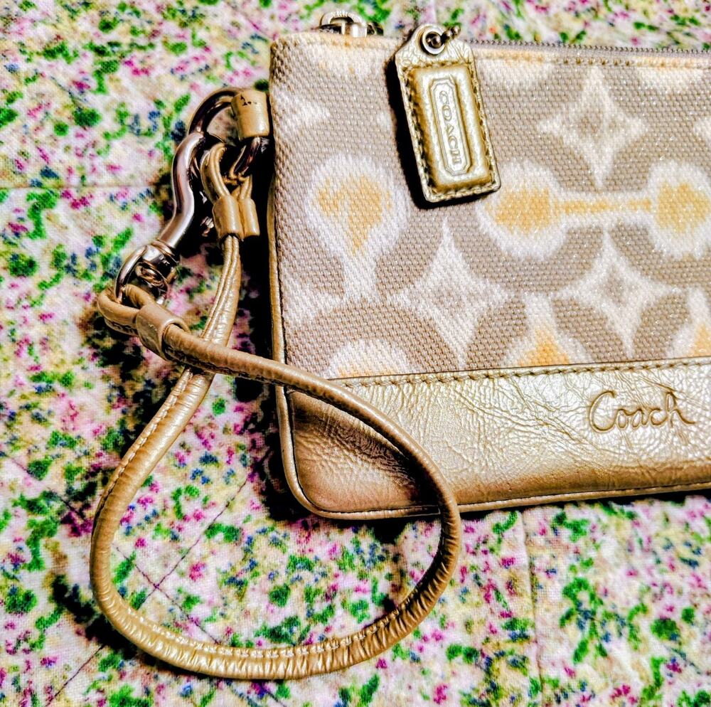 Coach wristlet wallet